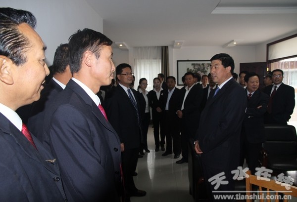 �h����(hu��)ο��(w��n) 2.jpg