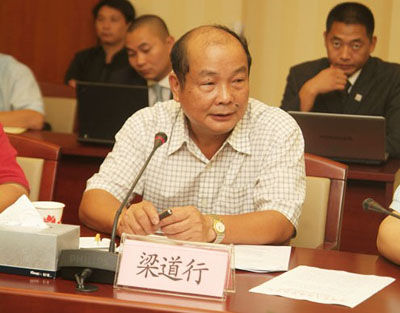 �Y�ψDƬ��ԭ���ڸ����L(zh��ng)������  